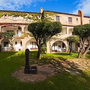 Hotel apartamentowy La Rosa, Porto San Paolo (Sardinia)